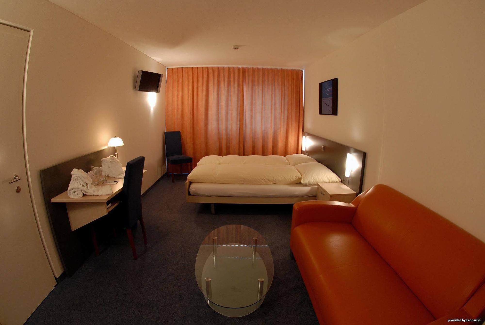 Airporthotel Grenchen Bagian luar foto